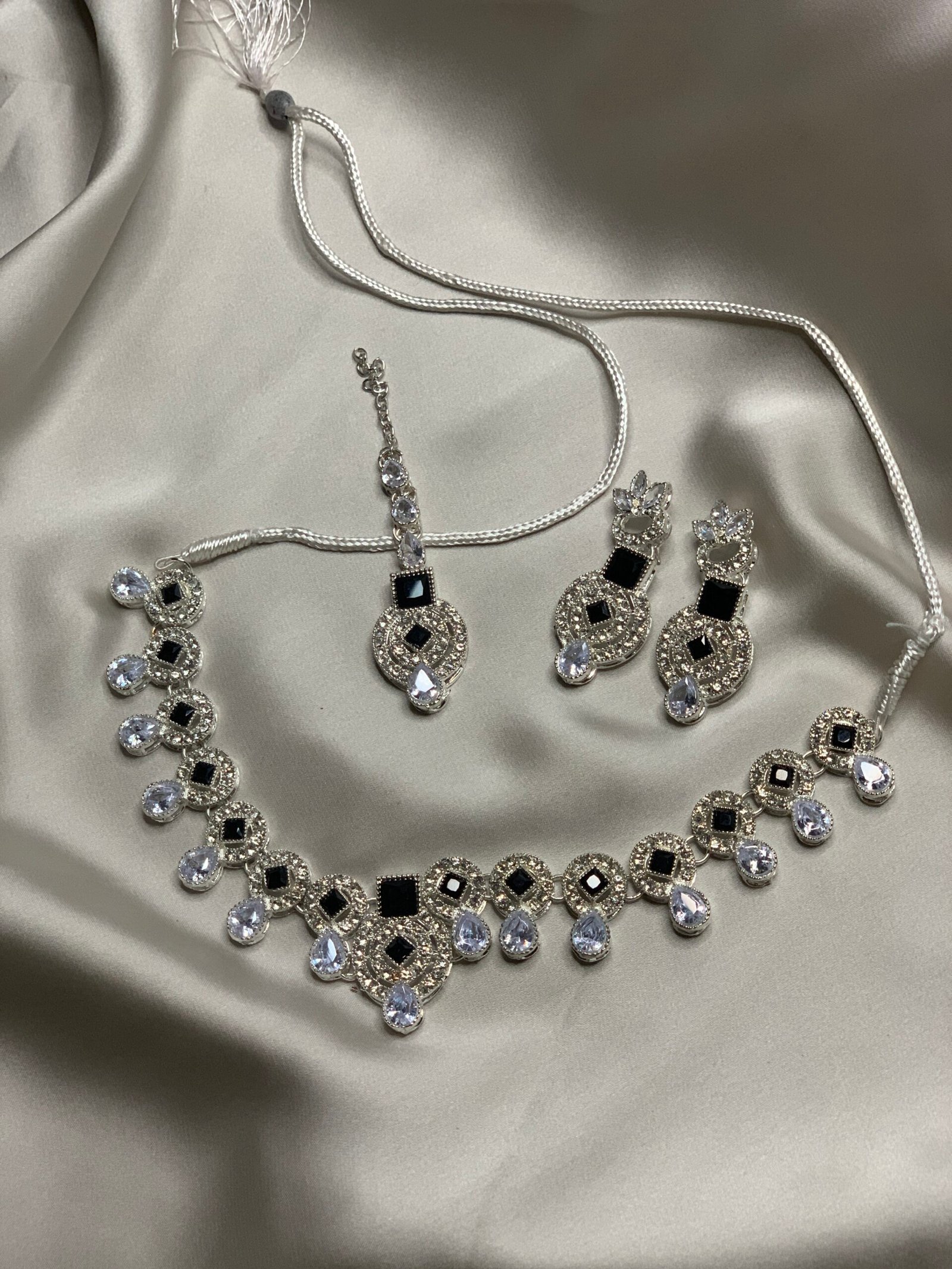 Medium Jewellery Set # 1